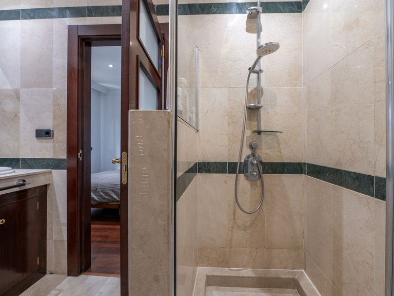 Apartment for Sale in Puerto Banús, Malaga 38
