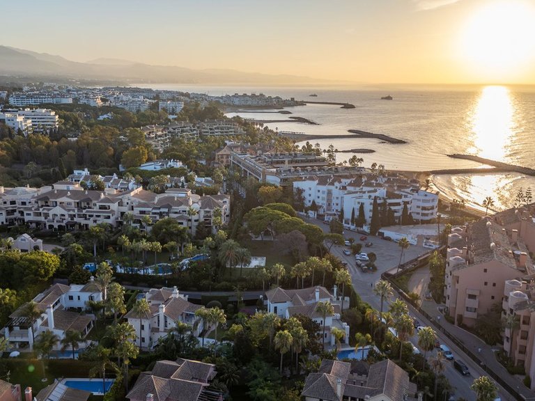 Apartment for Sale in Puerto Banús, Malaga 44