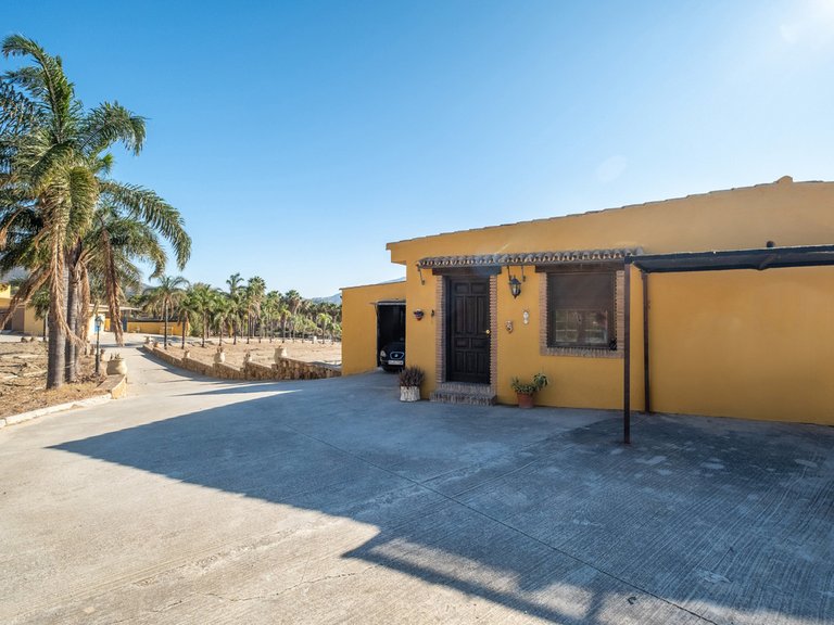 Villa for Sale in Mijas Costa, Malaga 28