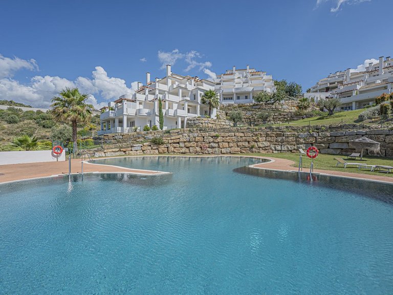 Apartment for Sale in Nueva Andalucía, Malaga 1