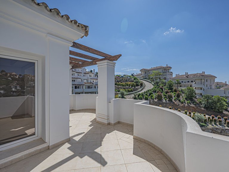 Apartment for Sale in Nueva Andalucía, Malaga 10