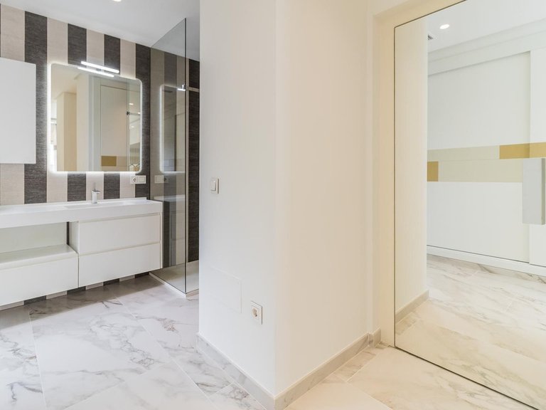 Villa for Sale in Estepona, Malaga 12