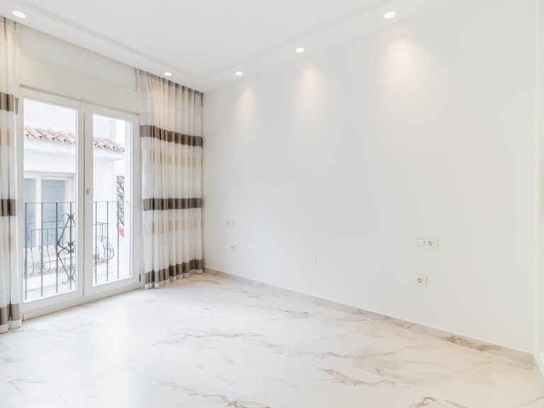 Villa for Sale in Estepona, Malaga 14