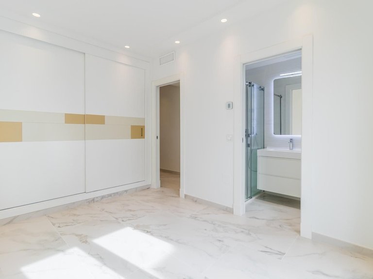 Villa for Sale in Estepona, Malaga 15