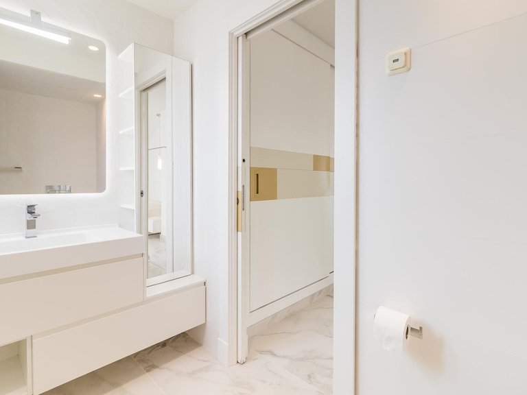 Villa for Sale in Estepona, Malaga 18