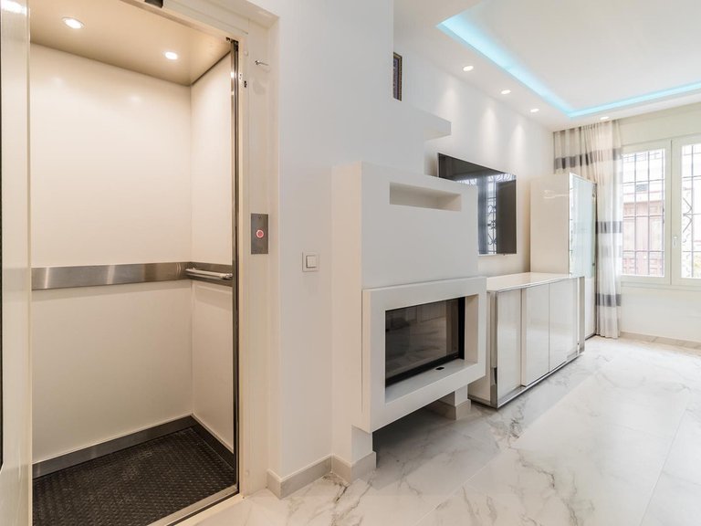 Villa for Sale in Estepona, Malaga 2