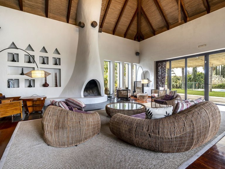 Villa for Sale in Estepona, Malaga 10
