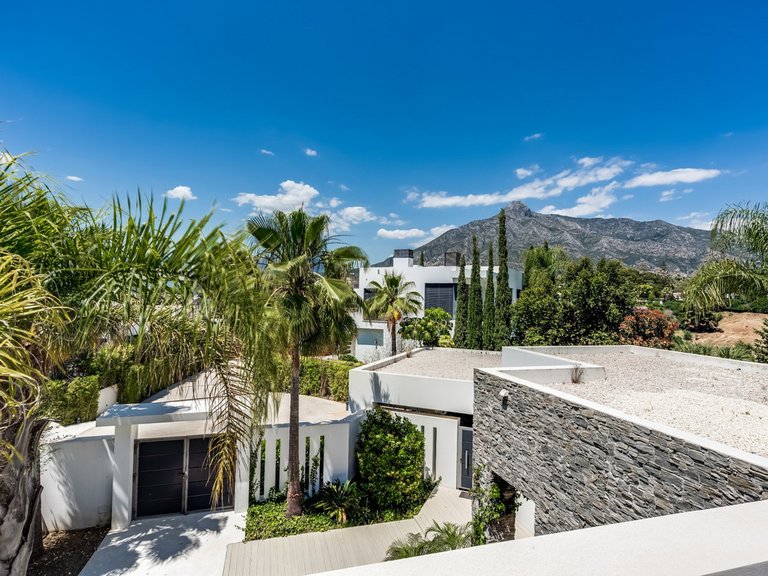 Villa for Sale in The Golden Mile, Malaga 53