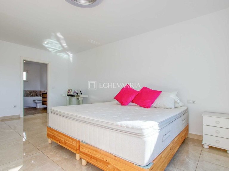 Villa for Sale in Marbella, Malaga 23