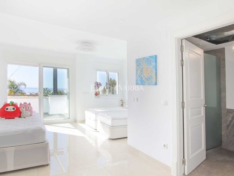 Villa for Sale in Marbella, Malaga 28