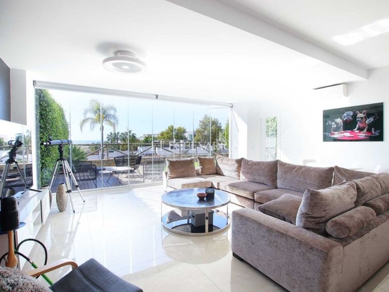Villa for Sale in Marbella, Malaga 8