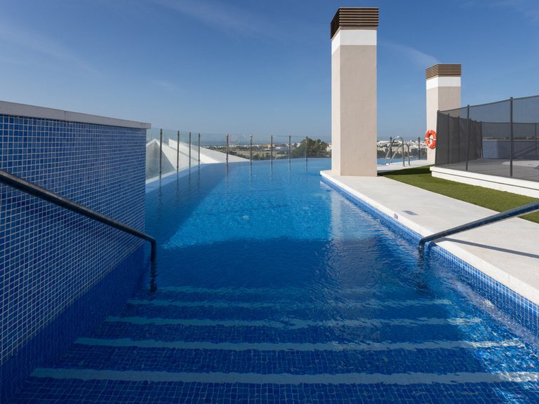 Apartment for Sale in Nueva Andalucía, Malaga 16