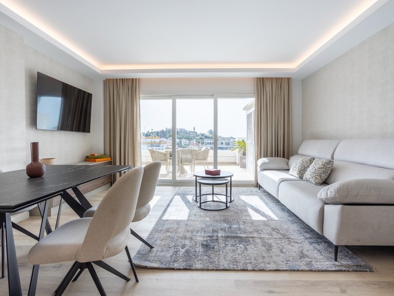 Apartment for Sale in Nueva Andalucía, Malaga 25