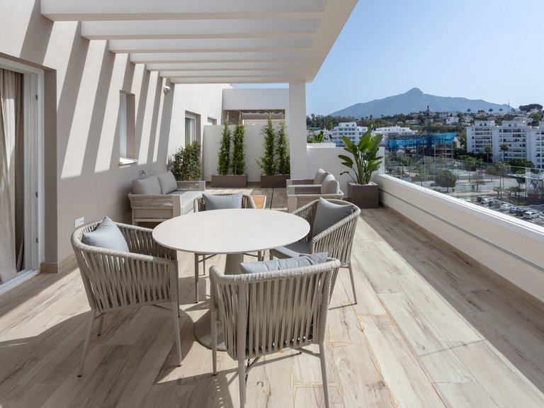 Apartment for Sale in Nueva Andalucía, Malaga 30