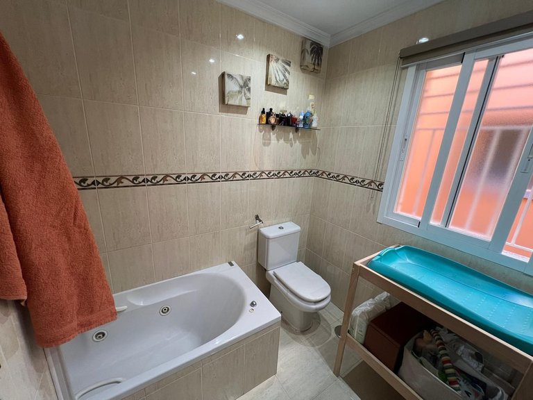 Apartment for Sale in Las Lagunas, Malaga 7