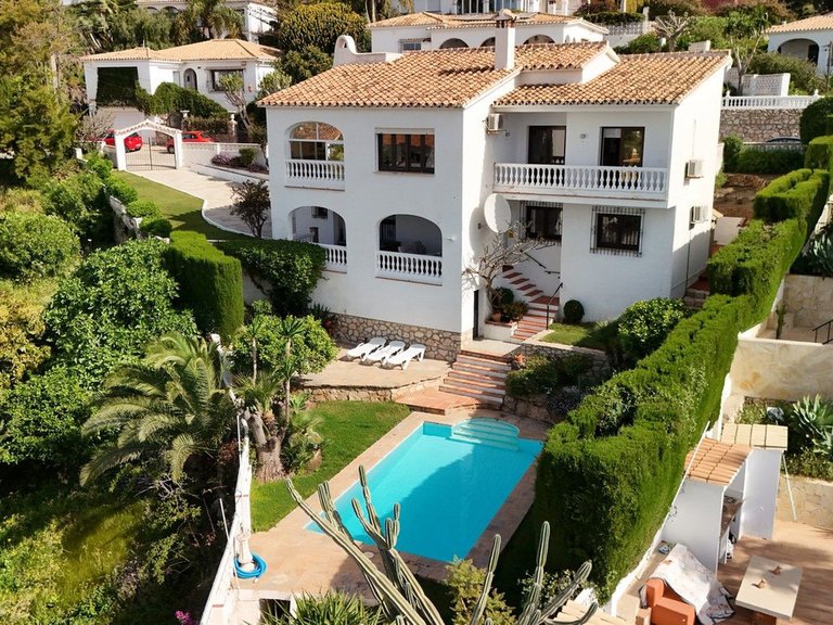 Villa for Sale in Benalmadena, Malaga 1