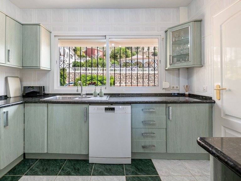 Villa for Sale in Benalmadena, Malaga 11
