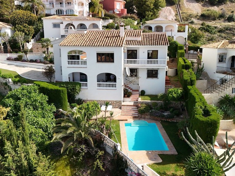 Villa for Sale in Benalmadena, Malaga 41