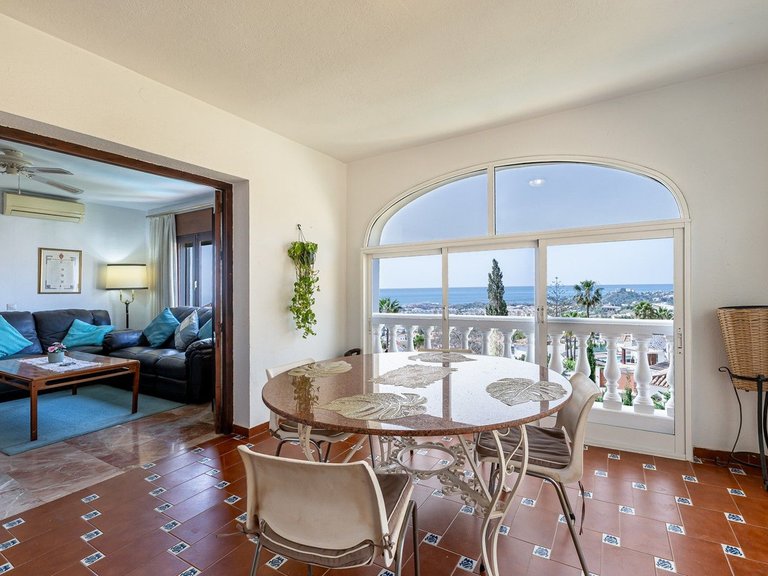 Villa for Sale in Benalmadena, Malaga 9