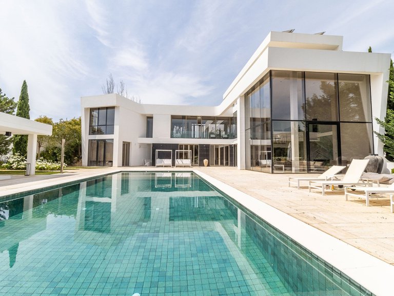 Villa for Sale in Benahavís, Malaga 1