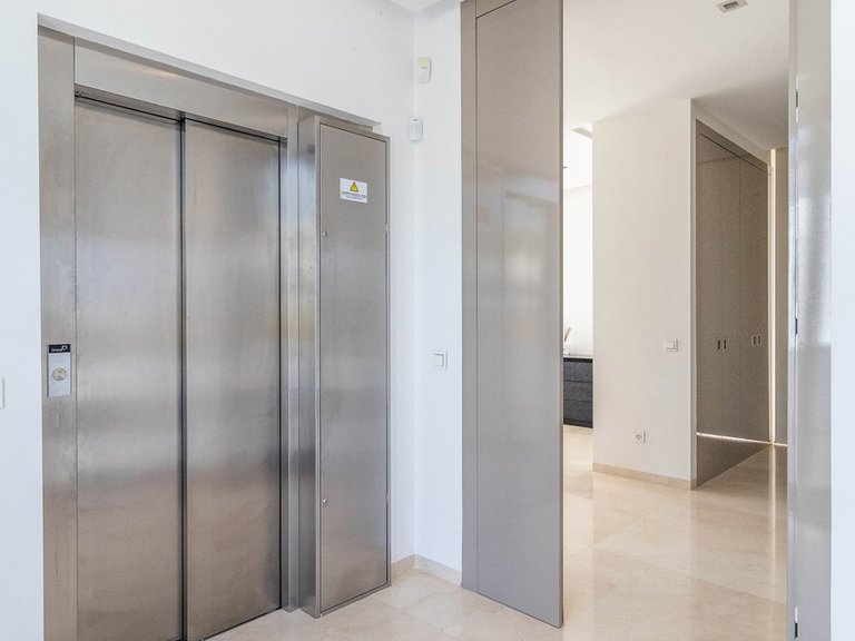 Villa for Sale in Benahavís, Malaga 11