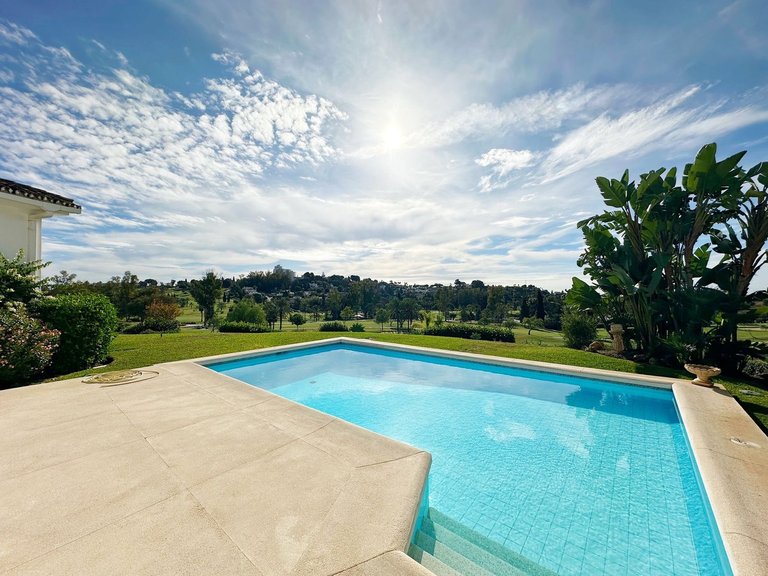 Villa for Sale in El Paraiso, Malaga 4