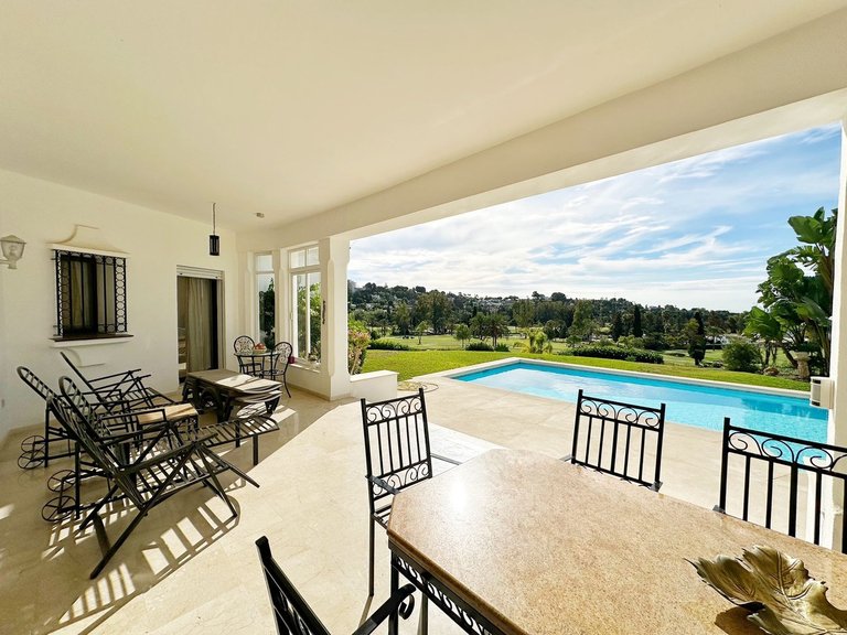 Villa for Sale in El Paraiso, Malaga 5