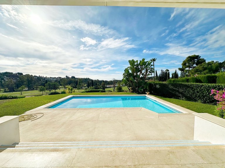 Villa for Sale in El Paraiso, Malaga 6