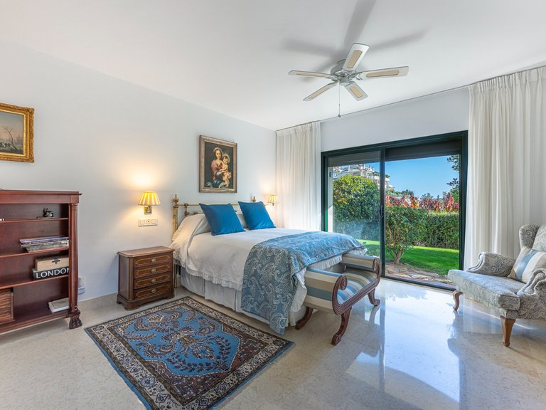 Apartment for Sale in Benahavís, Malaga 18