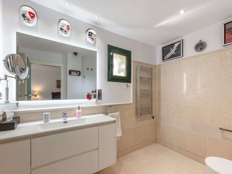 Apartment for Sale in Benahavís, Malaga 19