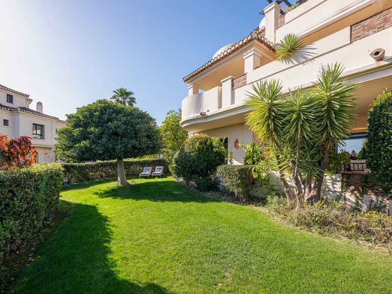 Apartment for Sale in Benahavís, Malaga 40
