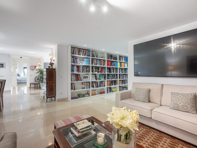 Apartment for Sale in Benahavís, Malaga 8