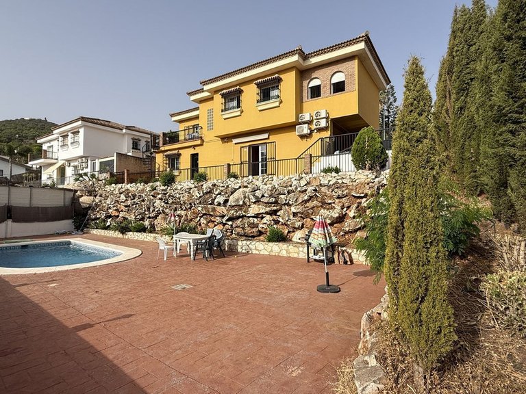Villa for Sale in Alhaurín De La Torre, Malaga 21