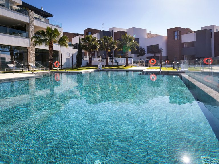 Apartment for Sale in Cabopino, Malaga 1