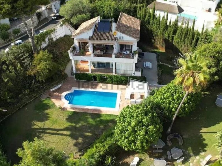 Villa for Sale in Marbella, Malaga 11