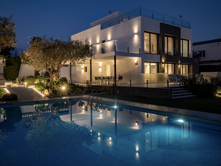 Villa for Sale in Nueva Andalucía, Malaga 20