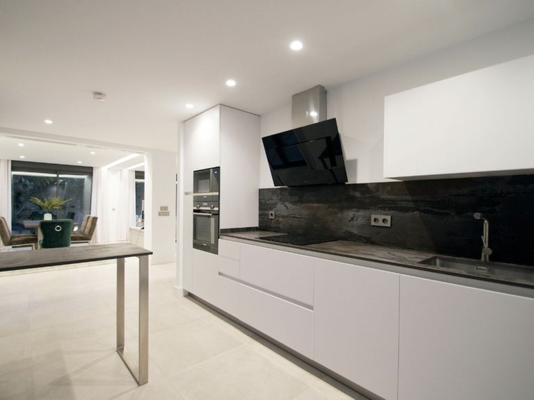 Villa for Sale in Nueva Andalucía, Malaga 5