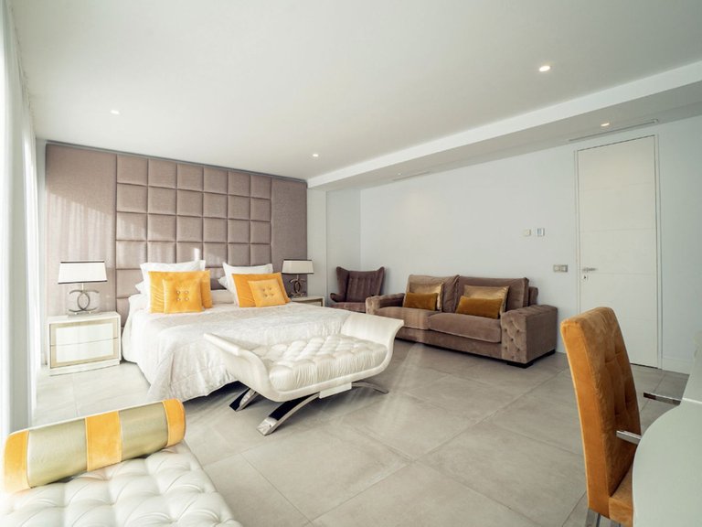 Villa for Sale in Nueva Andalucía, Malaga 6