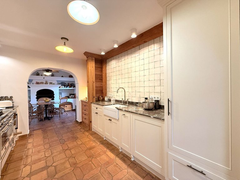 Villa for Sale in Marbella, Malaga 13