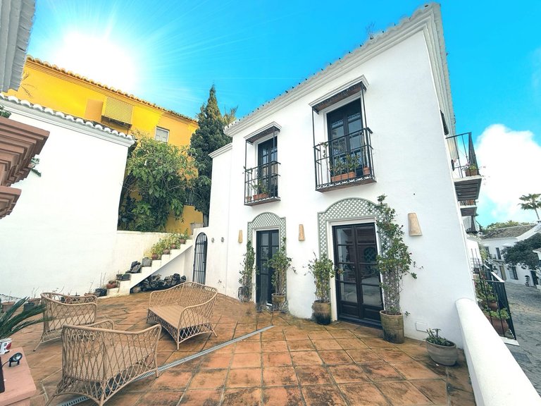 Villa for Sale in Marbella, Malaga 2