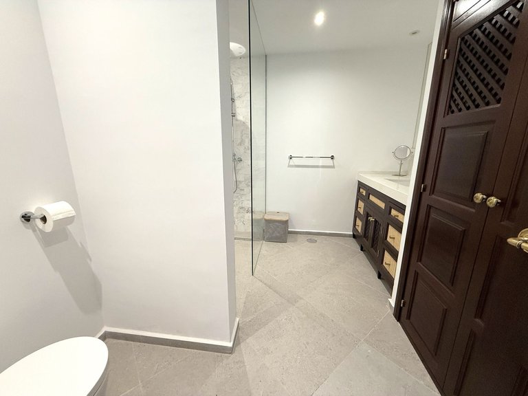 Villa for Sale in Marbella, Malaga 24
