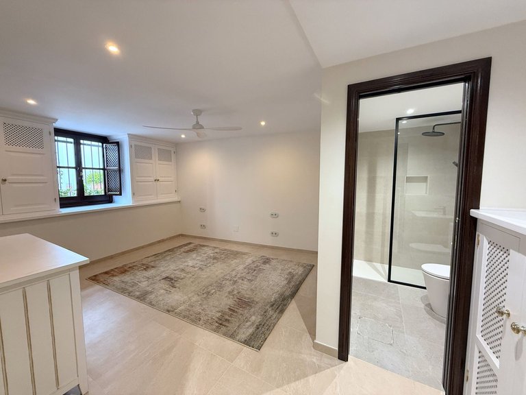 Villa for Sale in Marbella, Malaga 29