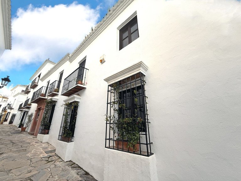 Villa for Sale in Marbella, Malaga 4