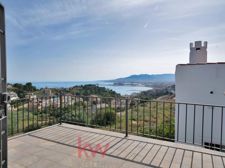 Villa for Sale in Málaga, Malaga 11