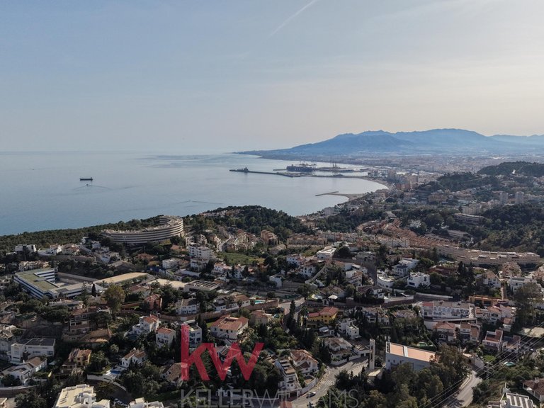 Villa for Sale in Málaga, Malaga 27