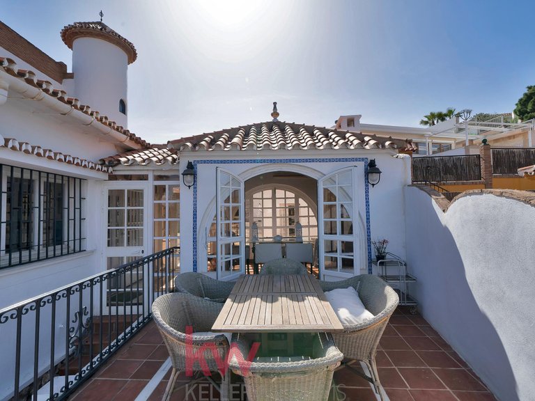 Villa for Sale in Málaga, Malaga 28