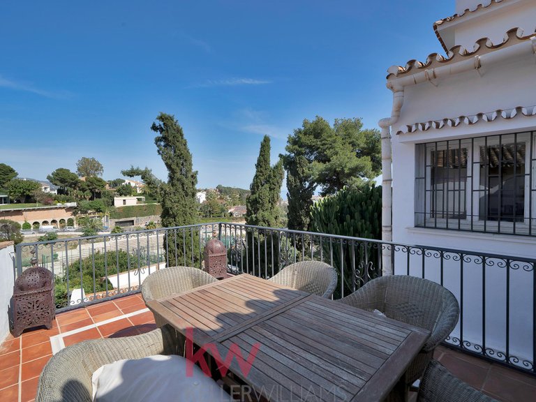 Villa for Sale in Málaga, Malaga 4