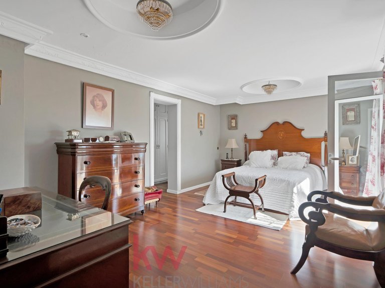 Villa for Sale in Málaga, Malaga 9
