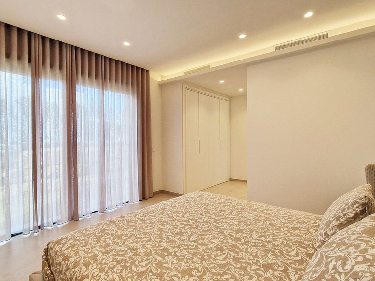 Villa for Sale in La Cala Golf, Malaga 16