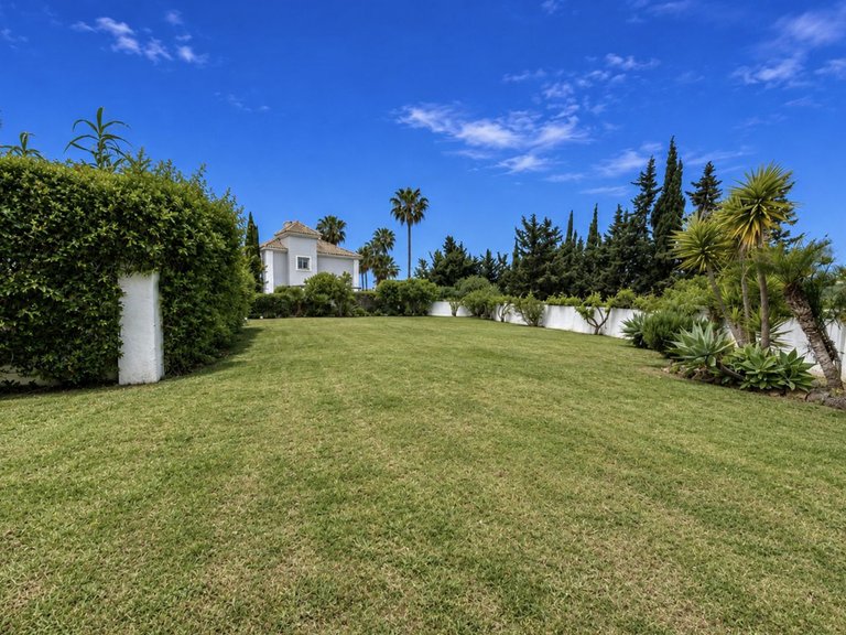 Plot for Sale in La Duquesa, Malaga 3